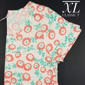 XL LULAROE CLASSIC T